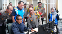 wakapolri-pantau-arus-balik-nataru-di-command-center-tol-jasa-marga-jatiasih_295818